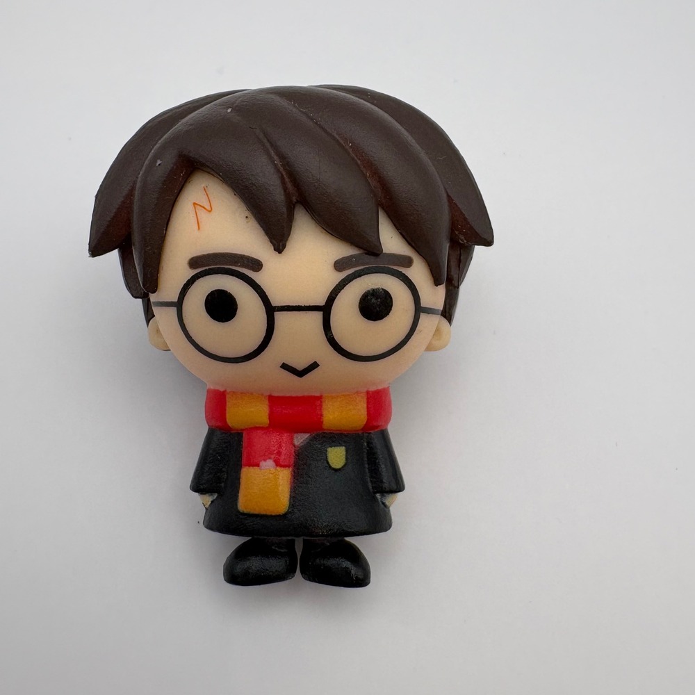 Harry Potter Figure Gryffindor Robes Glasses Lightning Bolt Scar Chibi Sculpt 2"